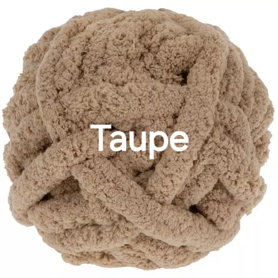 10/8 Chunky Yarn Pumpkin 6pm