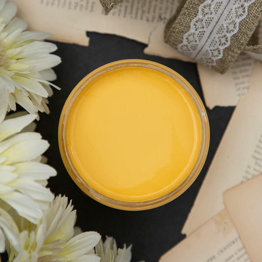 Jar of Dixie Belle Chalk Paint Daisy