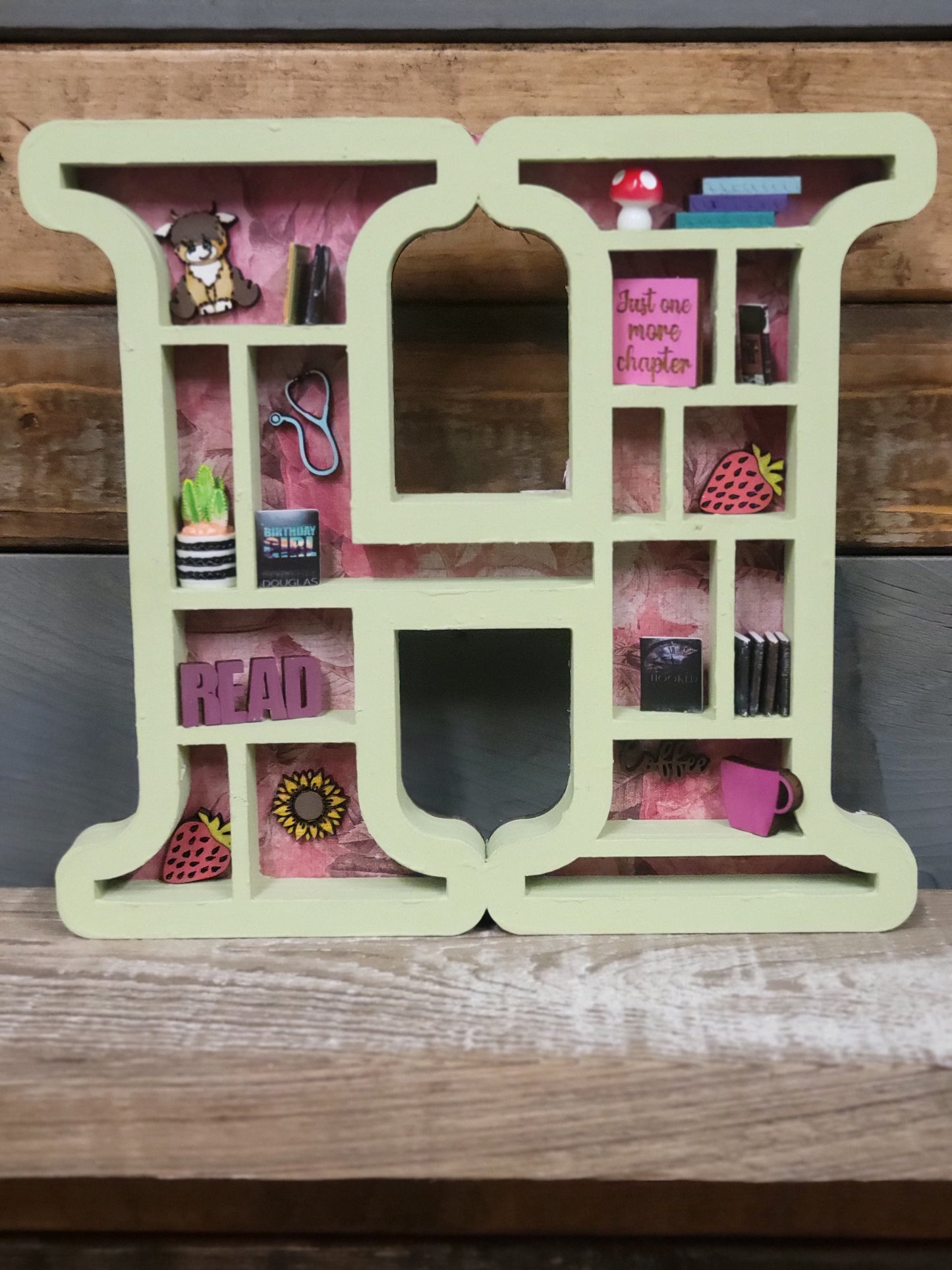 Book Nook Initial