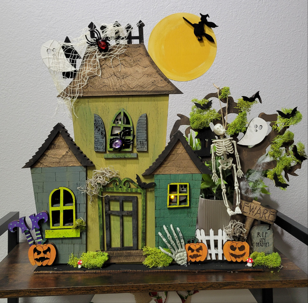 10/7 Lighted Spooky House 6pm