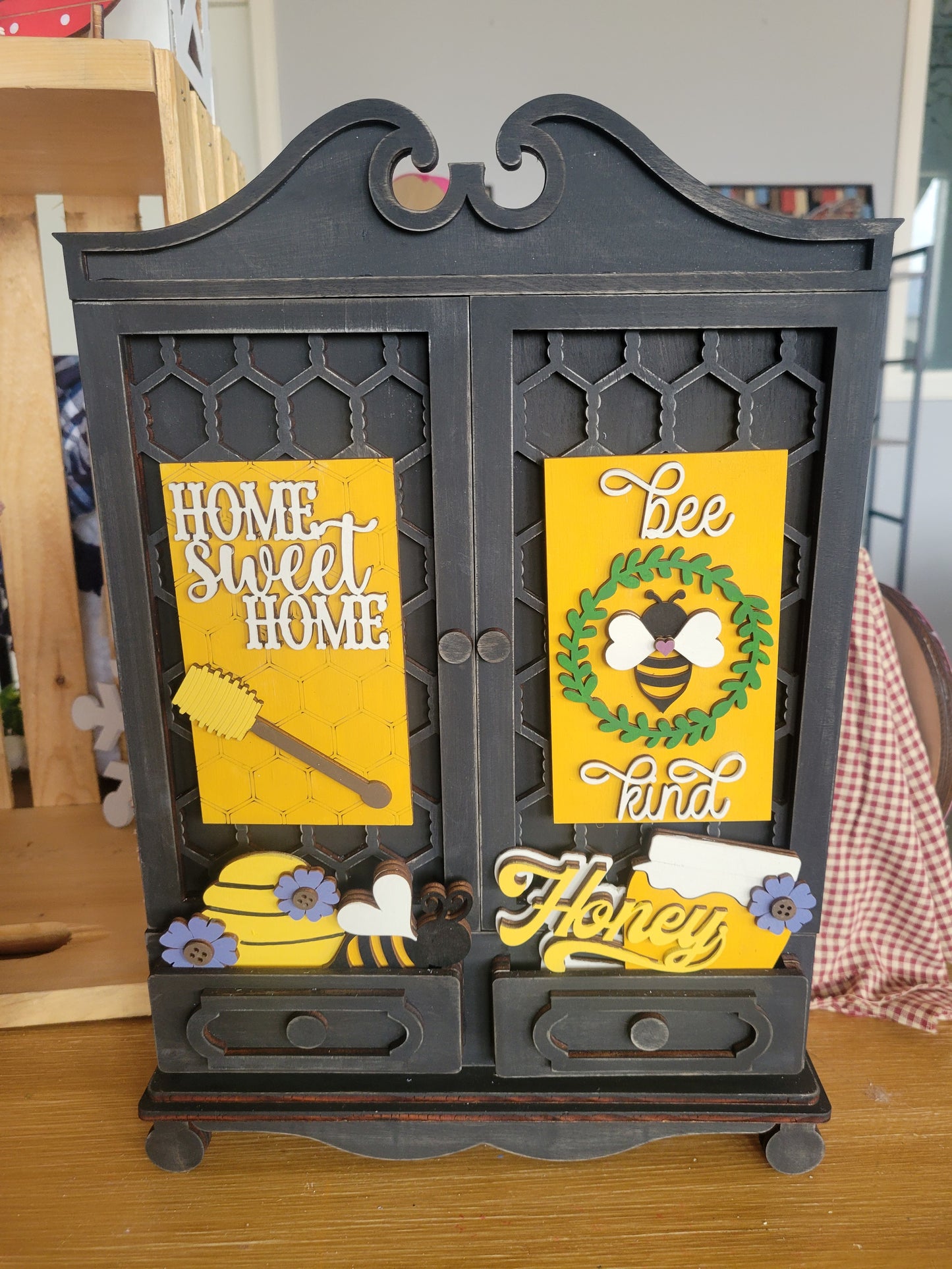 Bee Insert